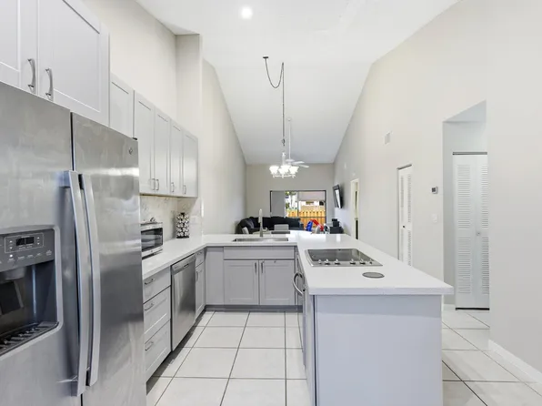 1060 Parkside Green Drive #D, Greenacres, FL 33415