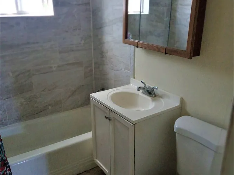 528 Texas St NE — Photo 12