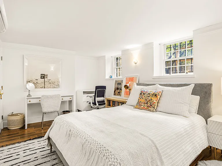 473 Hudson St #1 — Photo 10