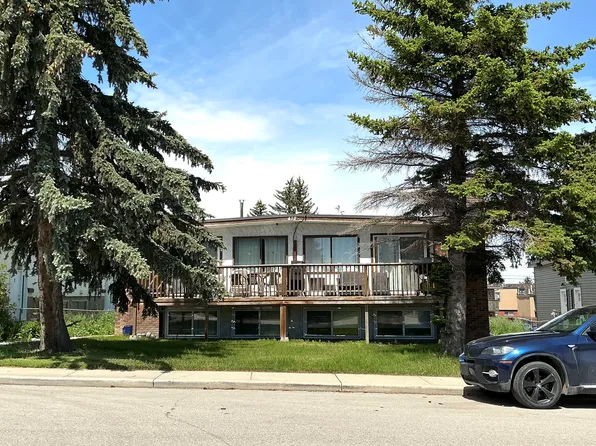 2 Sabrina Rd SW, Calgary, AB T2W 1P9