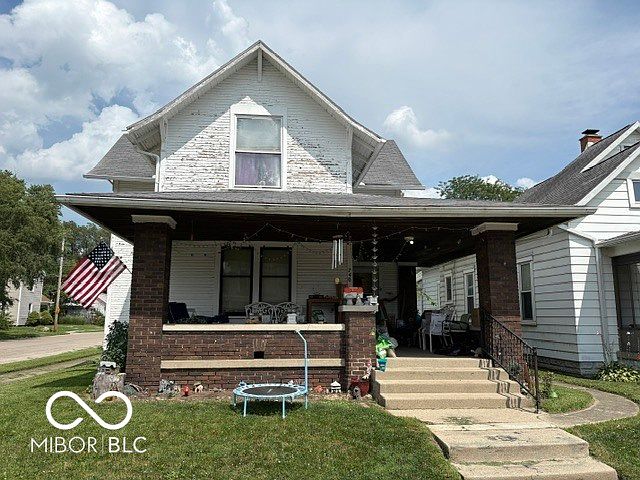 1st image of 740 N Jefferson St