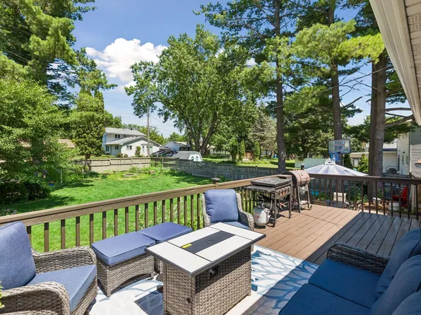 2006 River Hills Dr, Burnsville, MN 55337