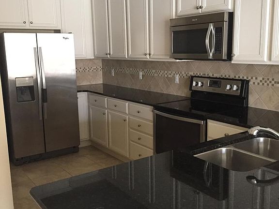 4th image of 12073 Breda Ln