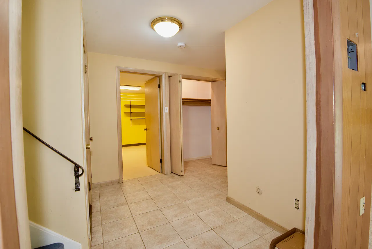 4 bed, 2129 sqft, $2,700 — Photo 3