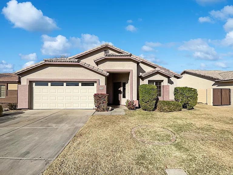 1708 E Francisco Dr — Photo 1