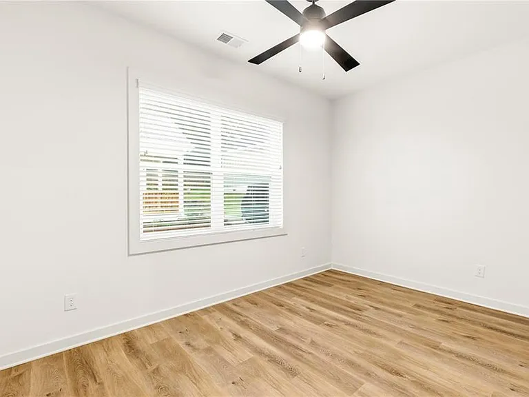 129 Hilltop Dr SW — Photo 8