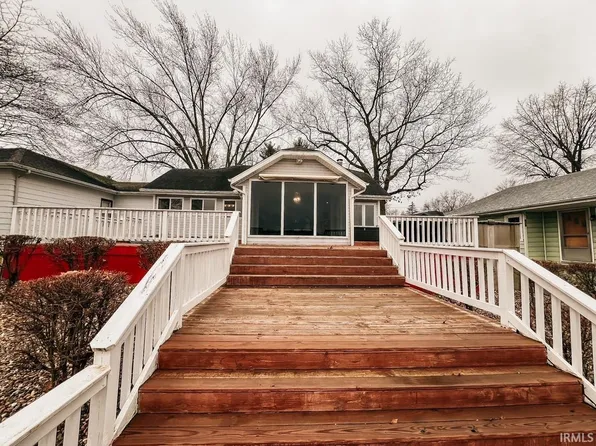 20876 S Lake Dr, Walkerton, IN 46574