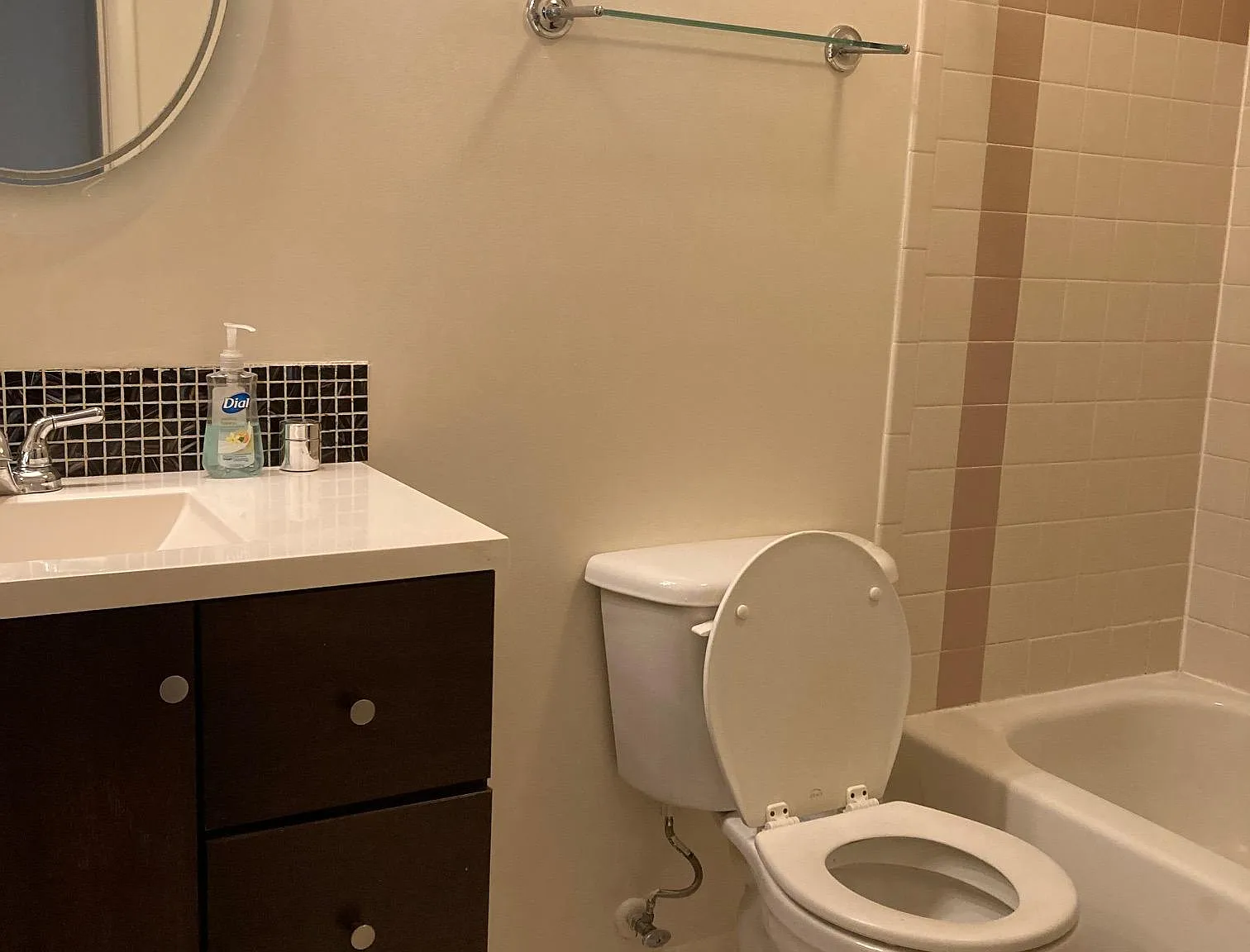 2 bed, 840 sqft, $2,150 — Photo 2