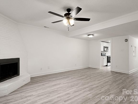 5th image of 164 Grady Dr