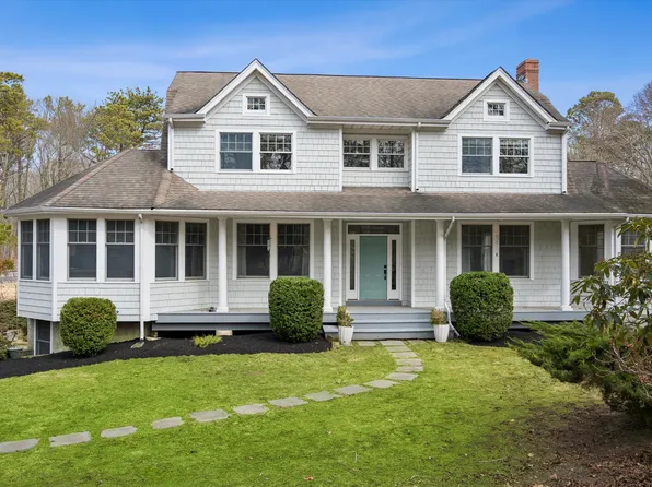 61 Channing Cross, Hampton Bays, NY 11946