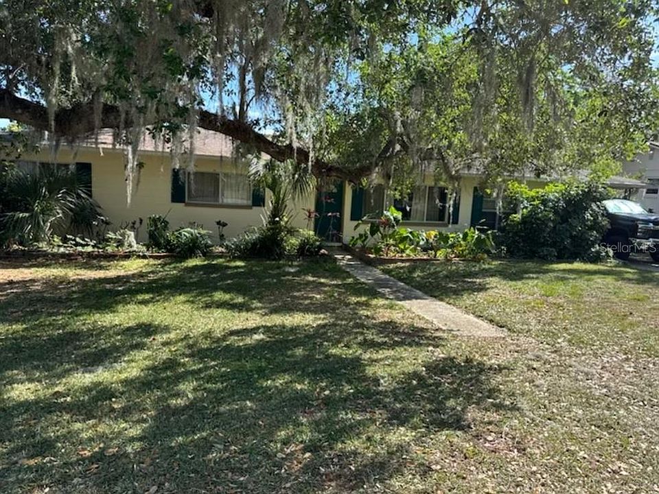 1st image of 755 Pine Ln