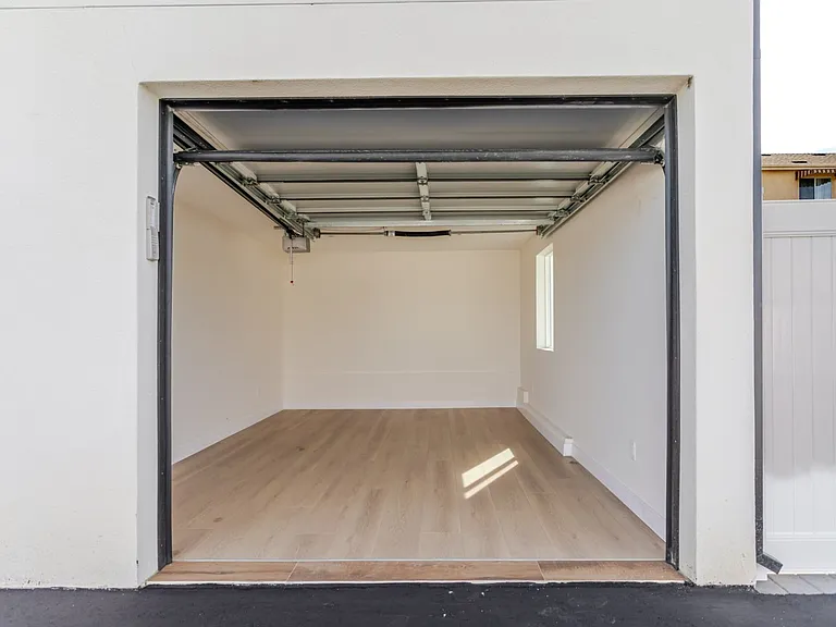 10421 Pinyon Ave — Photo 7