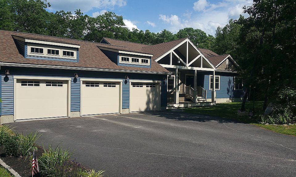 2nd image of 4 Willow Tree Ln