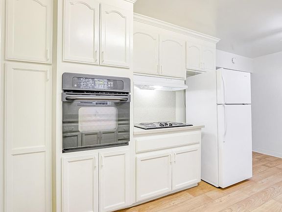 5th image of 754 Teresi Ct