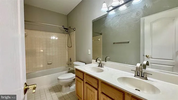 8915 Royal Hannah Ln — Photo 15