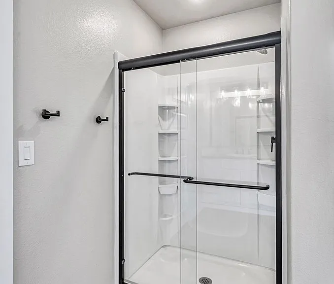 5910 Purtis Creek Dr — Photo 27