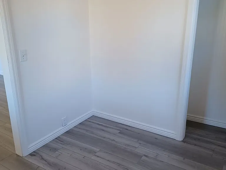 335 S 5 E — Photo 7