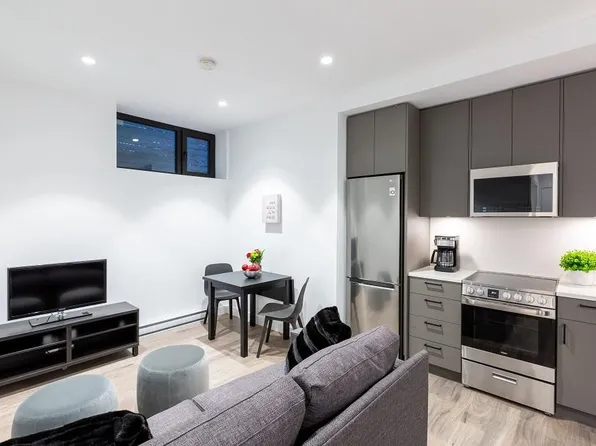 3256 W 16th Ave, Vancouver, BC V6K 3E3