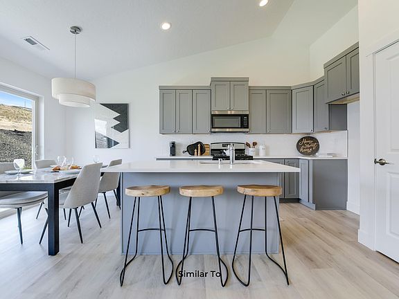 7th image of this home