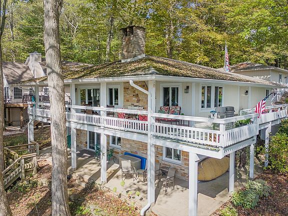 2nd image of 729 Valleywood Heights Dr