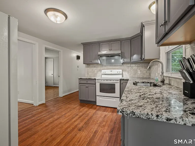 58 Jackson Ave — Photo 21