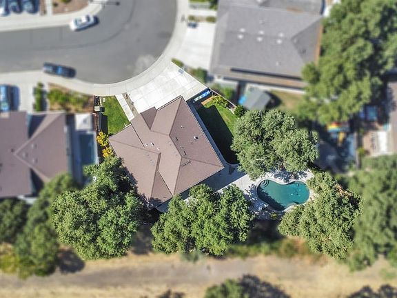 3rd image of 9729 Falcon Meadow Dr