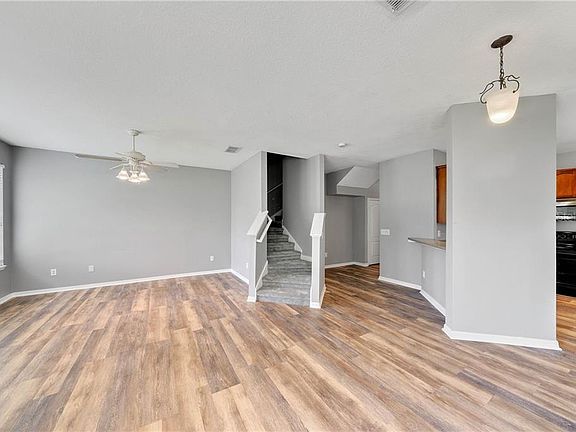 4th image of 1730 Pine Oak Trl
