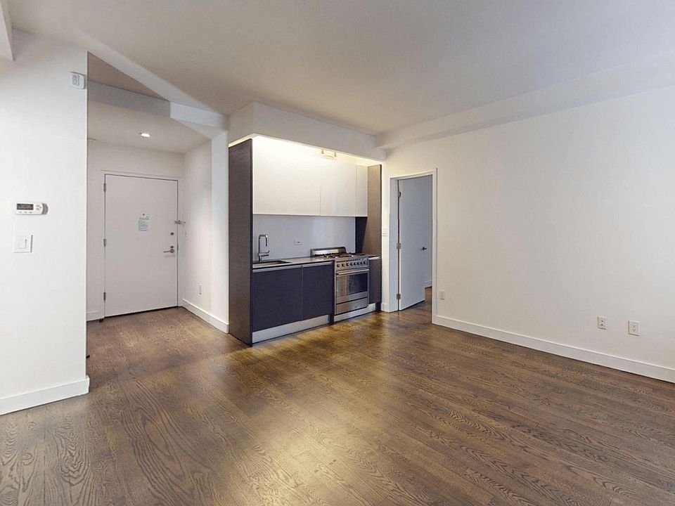 1st image of 666 W End Ave #9CD