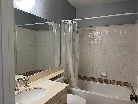 4th image of 8763 Gilman Dr Unit B