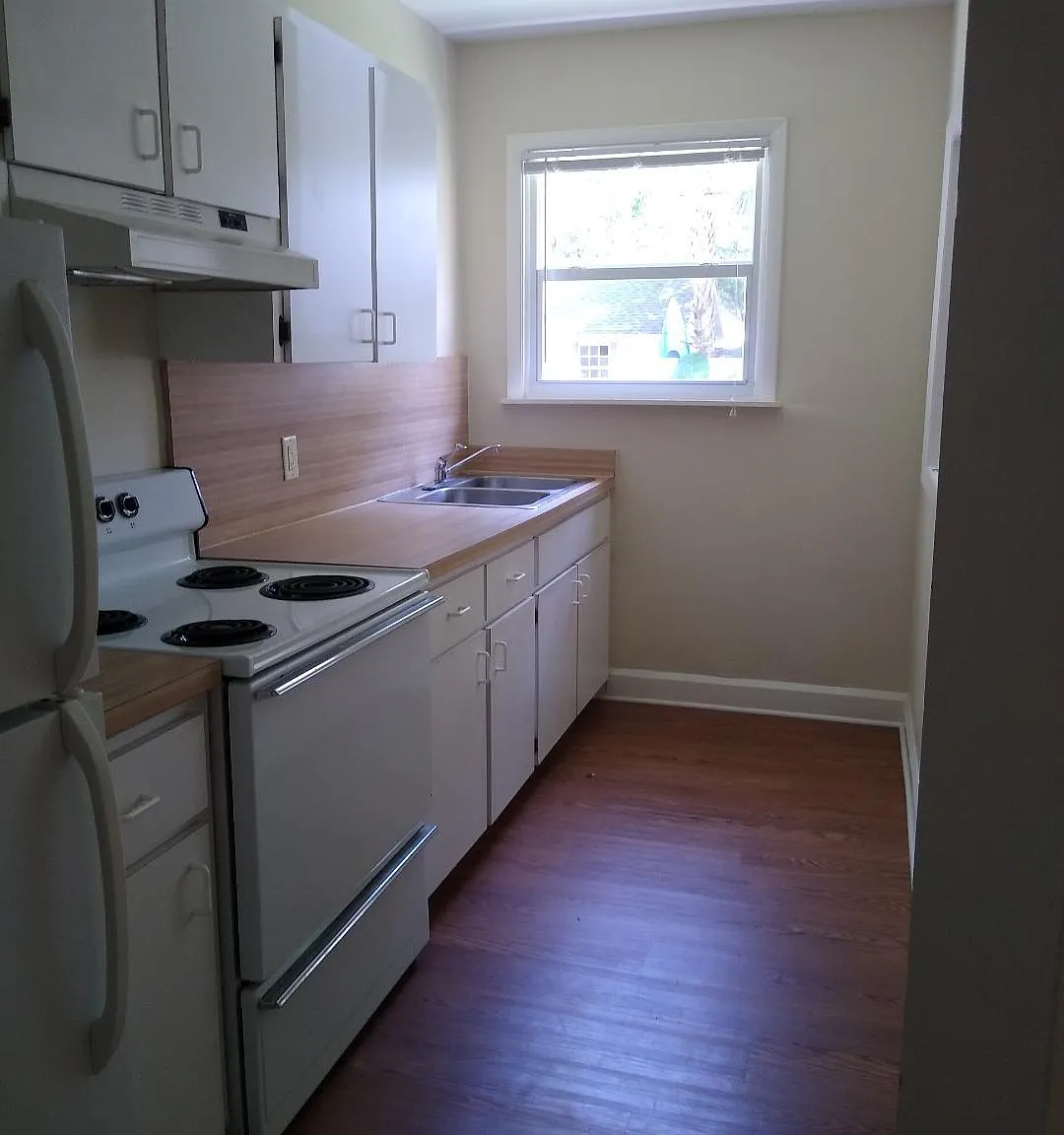 1 bed, 900 sqft, $1,250 — Photo 3