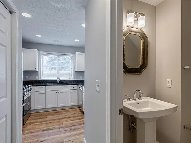 211 Harmony Ct — Photo 14
