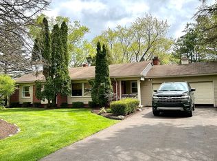 34035 Banbury Rd, Farmington Hills, MI 48331