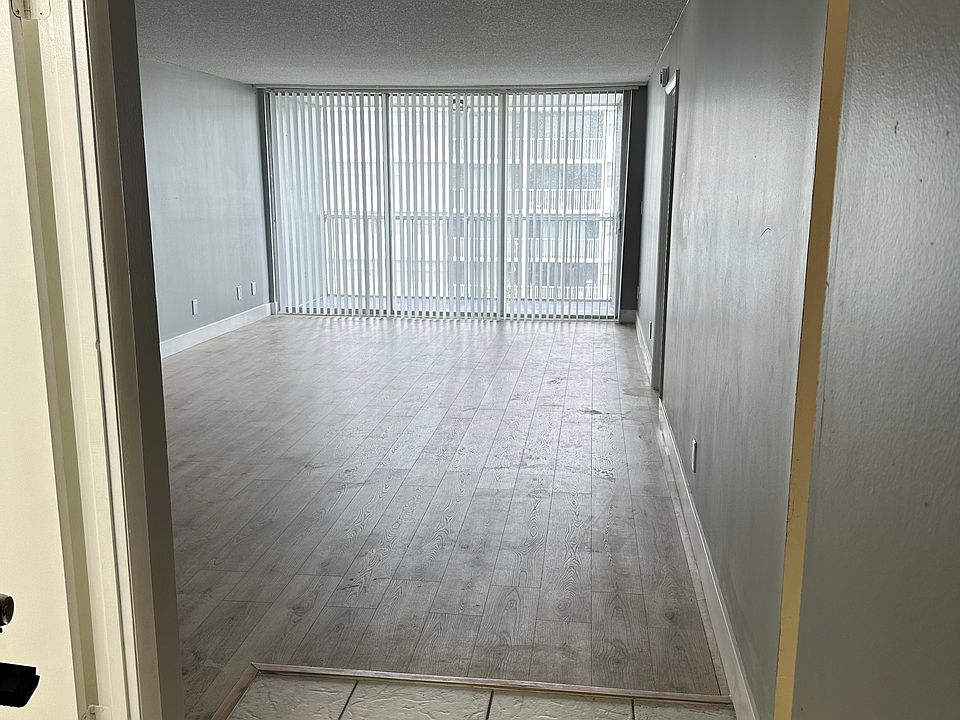 1st image of 700 NW 214th St APT 609