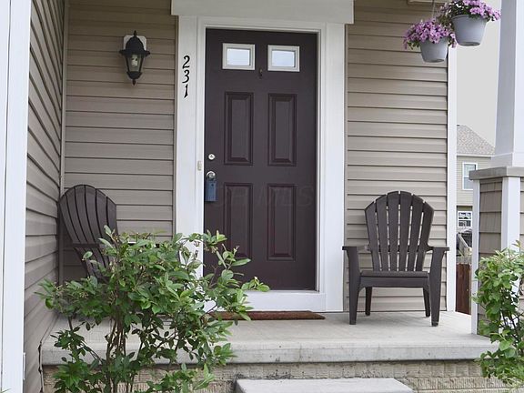 2nd image of 231 Weeping Willow Run Dr