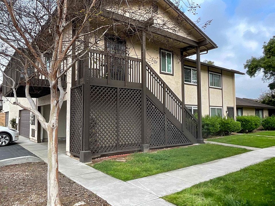 1st image of 10331 Carefree Dr