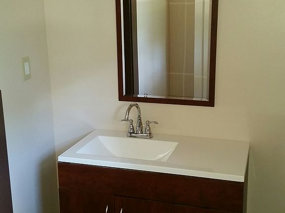 4th image of 130 Whispering Pines Dr