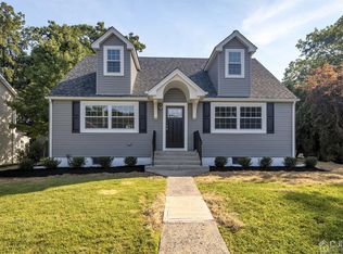 26 Jesmond Rd, Metuchen, NJ 08840