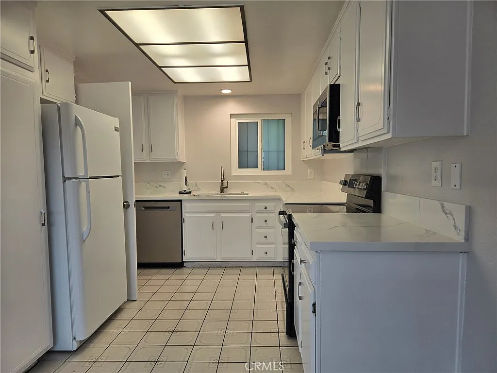 2 bed, 1145 sqft, $2,600 — Photo 4