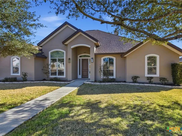 647 Oak Creek Pkwy, Seguin, TX 78155