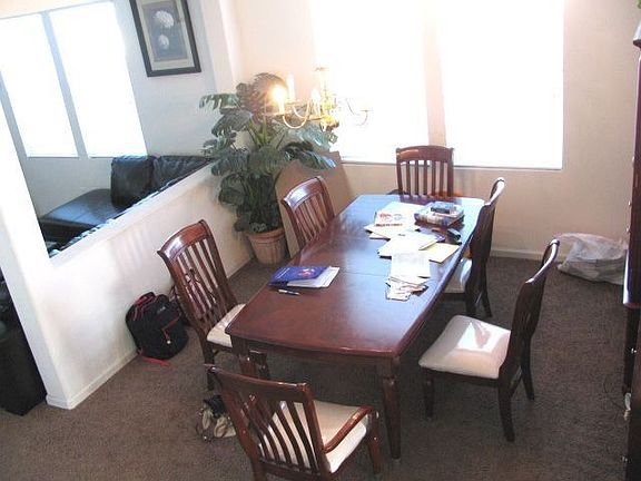 Diningroom Ample Enough for Large Teble