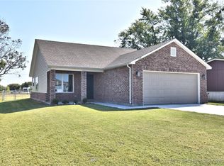 708 Redbud Ave, Beggs, OK 74421