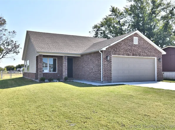 708 Redbud Ave, Beggs, OK 74421