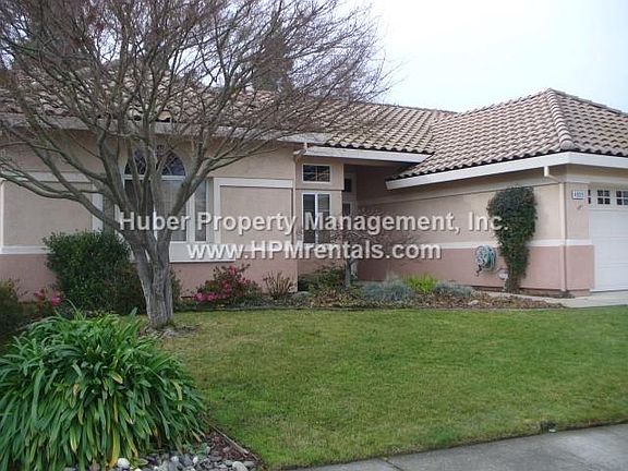 4th image of 4809 Pinecone Ln