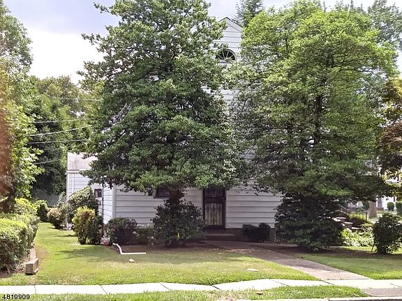 5th image of 238 Eppirt St