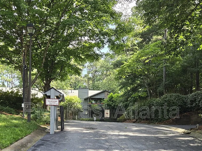 512 Tuxworth Cir — Photo 12