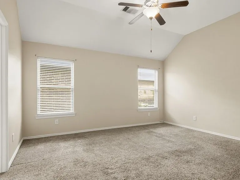 19618 Kingston Green Ln — Photo 11