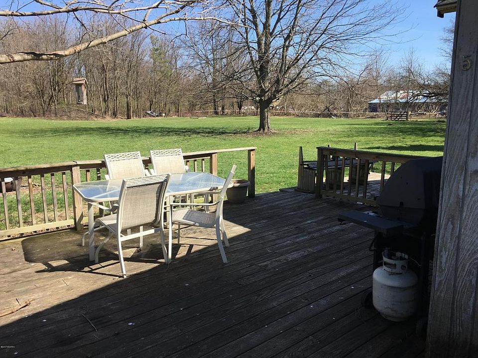 2nd image of 573 S Angola Rd