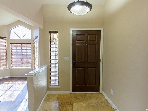 5th image of 4753 Castana Dr