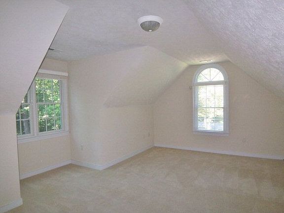 5th image of 146 Oyster Cove Lndg