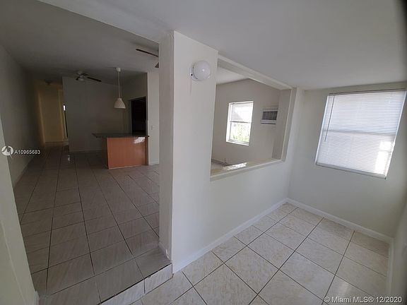 3rd image of 370 NE 55th St #0